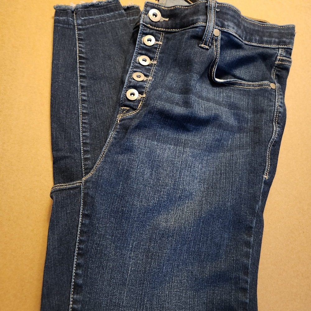 18R Torrid sky high skinny premium stretch(discontinued)